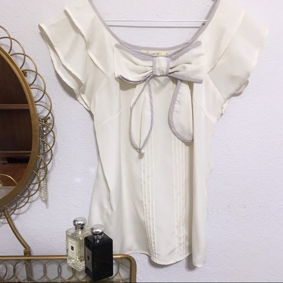 Comme Toi Tops - Lilac Flutter Blouse
